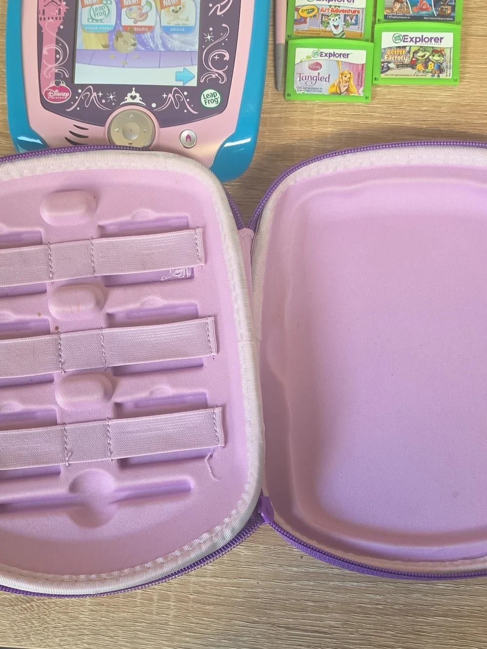 Disney Tangled LeapFrog LeapPad2 Explorer + 5 Game Cartridges